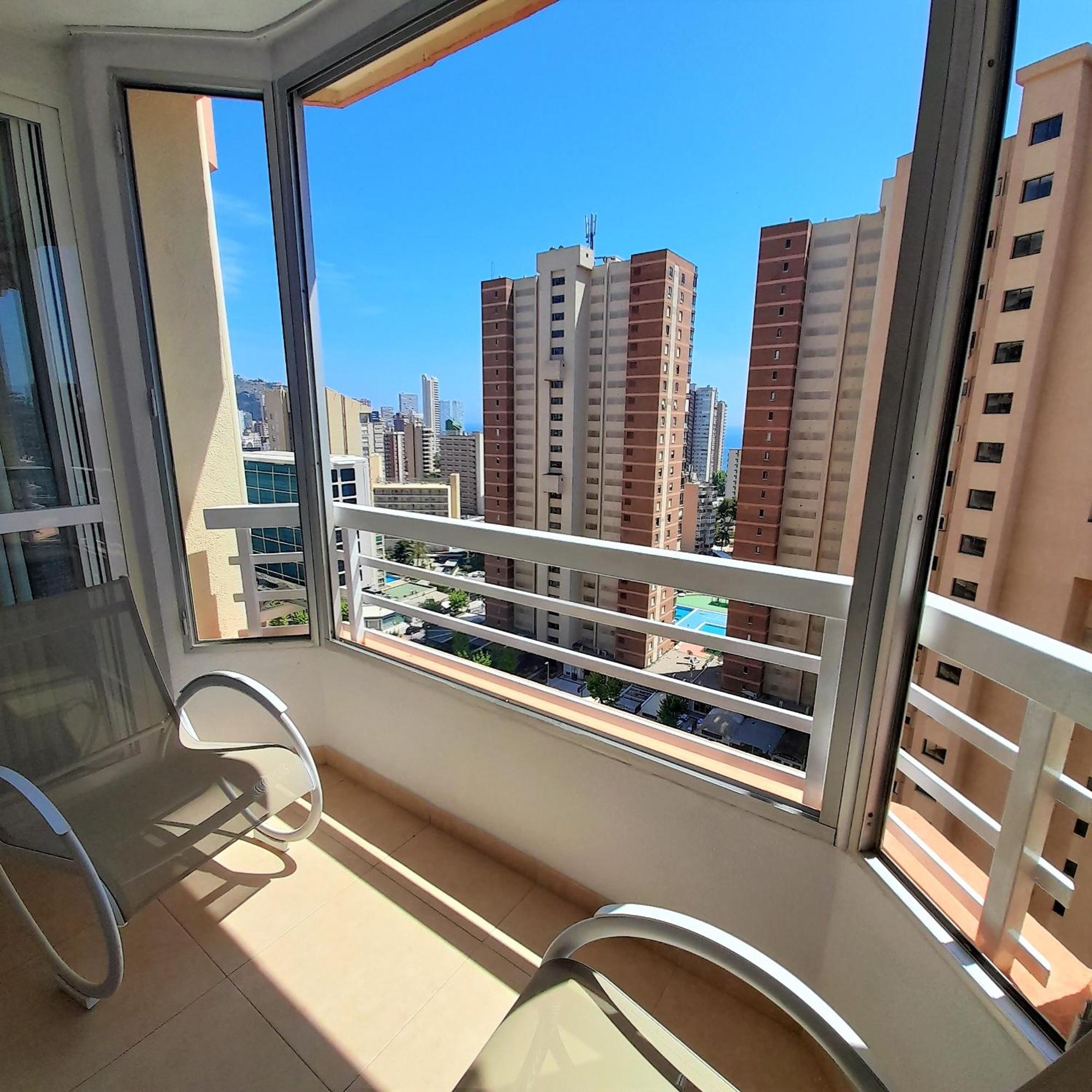 Alhambra Rincon De Loix Benidorm-sea View-free Parking, Wi-fi, Pool, New Air Conditioning Appartamento *